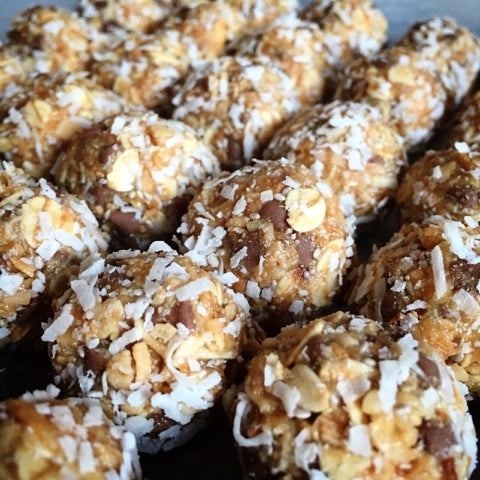 PEANUT BUTTER PROTEIN BALLS